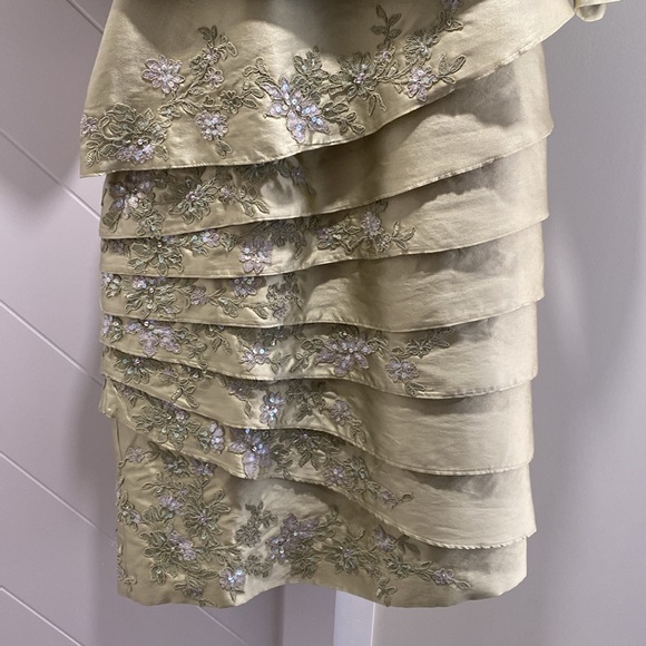 Designer Jovani - Picture 2 of 5